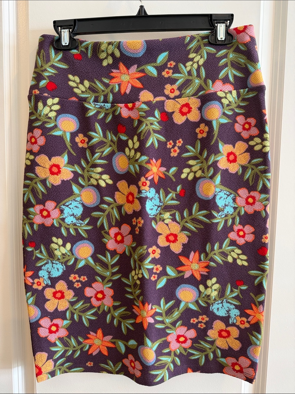 LuLaRoe Cassie Purple Floral Pencil Skirt with Multicolor Blooms & hidden 🐰